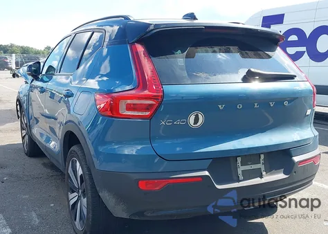 2023 Volvo Xc40 Recharge Pure Electric Twin Plus z USA, uszkodzony, nr VIN YV4ED3UL5P2093125